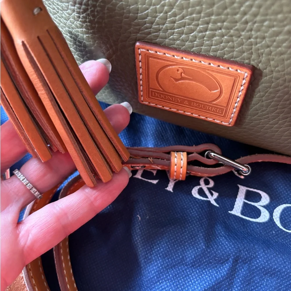 Dooney & Bourke Olive Green Tan Natural Pebbled Leather Crossbody Shoulder FALL - Picture 3 of 16